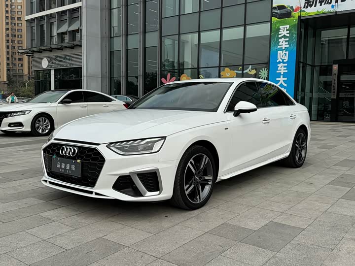 Фото 1 - Audi A4L