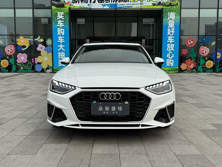 Фото 2 - Audi A4L