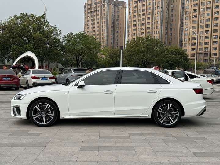 Фото 7 - Audi A4L