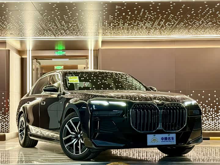 Фото 3 - BMW 7 Series