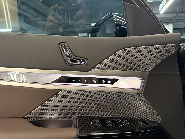 Фото 5 - BMW 7 Series