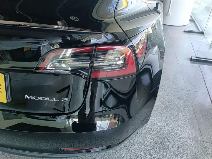 Фото 8 - Tesla Model 3