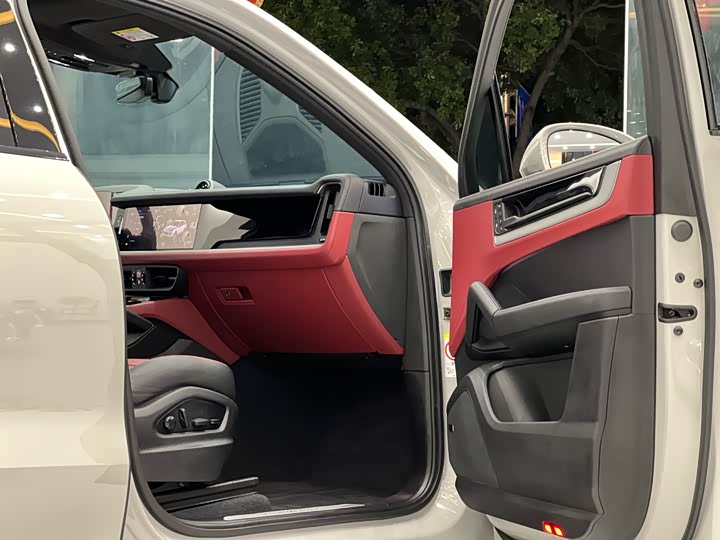 Фото 7 - Porsche Cayenne