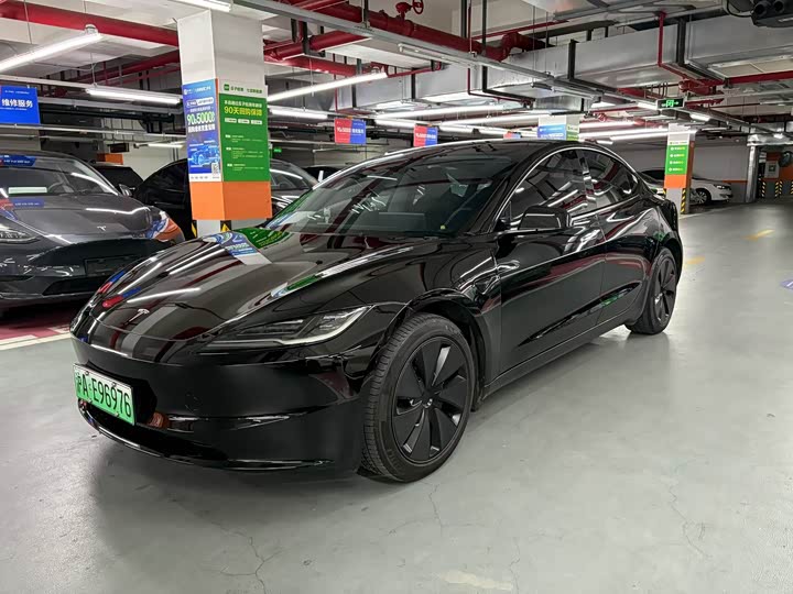 Фото 1 - Tesla Model 3