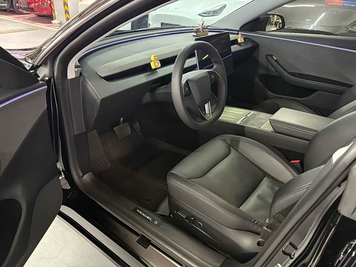 Фото 4 - Tesla Model 3