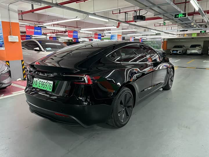 Фото 9 - Tesla Model 3