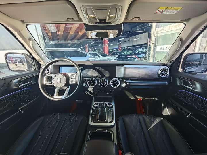 Фото 6 - Tank 300