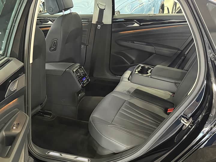 Фото 6 - Volkswagen Passat