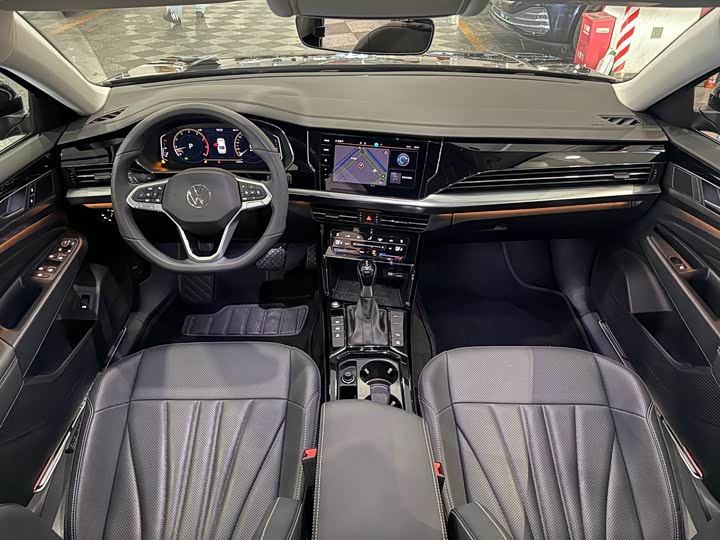 Фото 8 - Volkswagen Passat