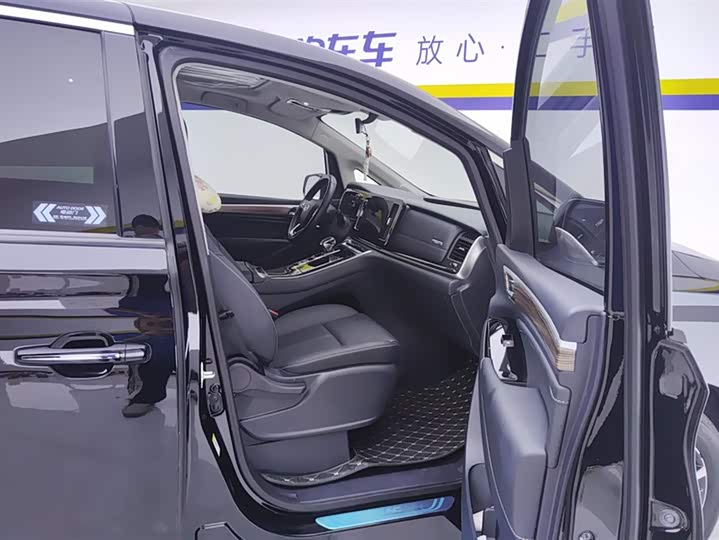 Фото 8 - GAC Trumpchi M8