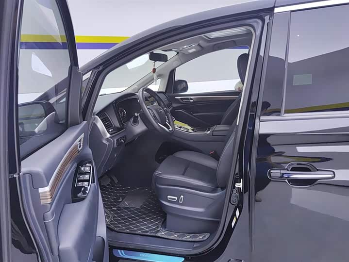 Фото 9 - GAC Trumpchi M8