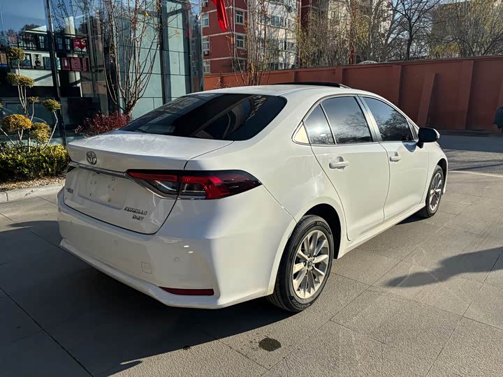 Фото 5 - Toyota Corolla