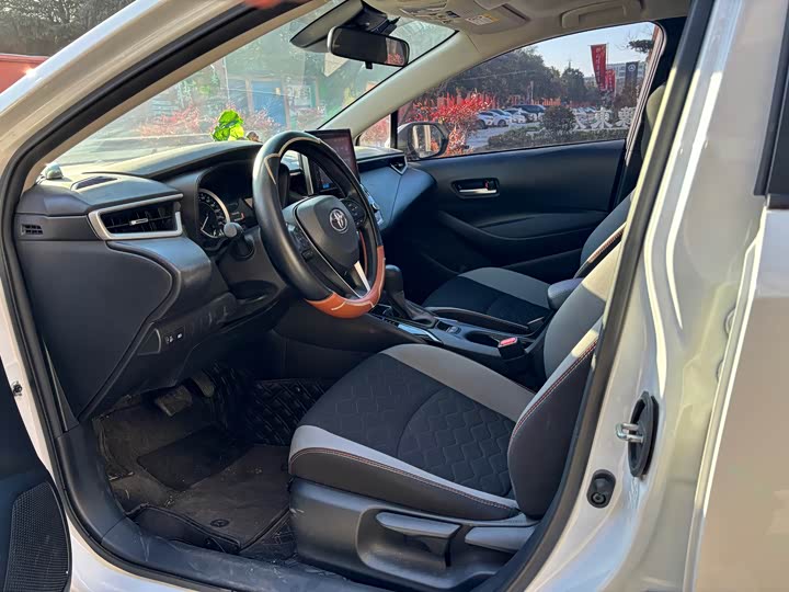 Фото 7 - Toyota Corolla