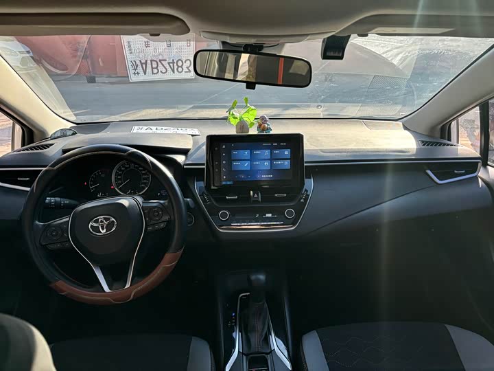 Фото 8 - Toyota Corolla