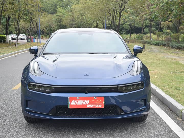 Фото 2 - Zeekr 001