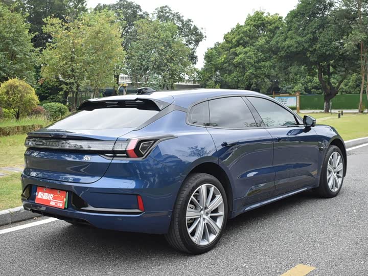 Фото 6 - Zeekr 001