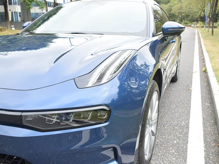 Фото 9 - Zeekr 001