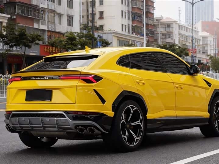 Фото 5 - Lamborghini Urus