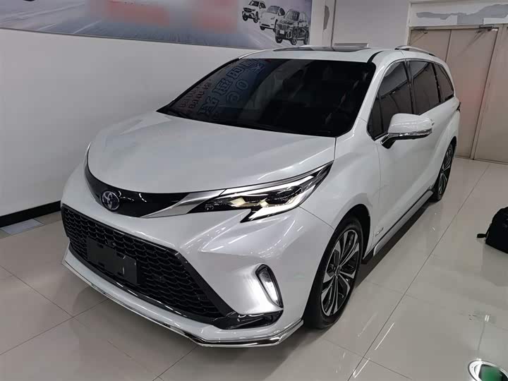 Фото 2 - Toyota Granvia