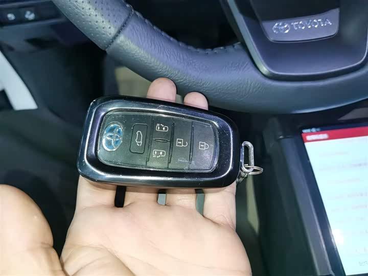 Фото 9 - Toyota Granvia