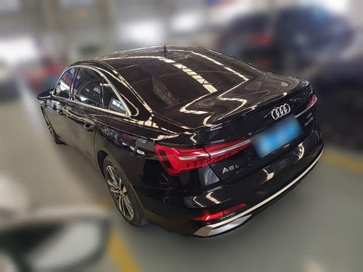 Фото 9 - Audi A6L