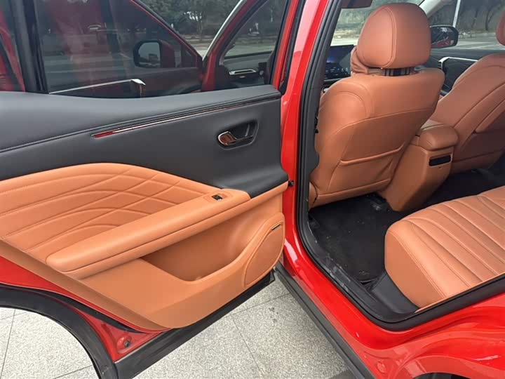 Фото 2 - GAC Aion V