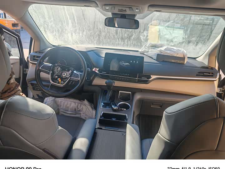 Фото 3 - Toyota Granvia