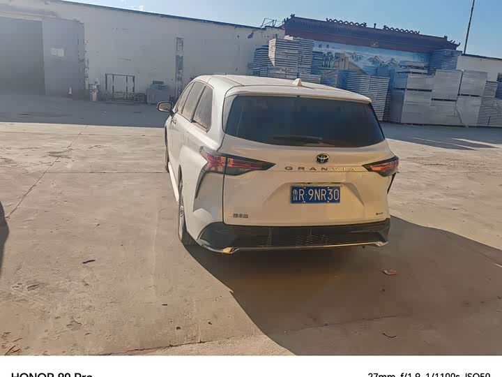 Фото 7 - Toyota Granvia