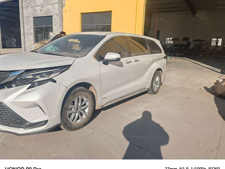 Фото 8 - Toyota Granvia