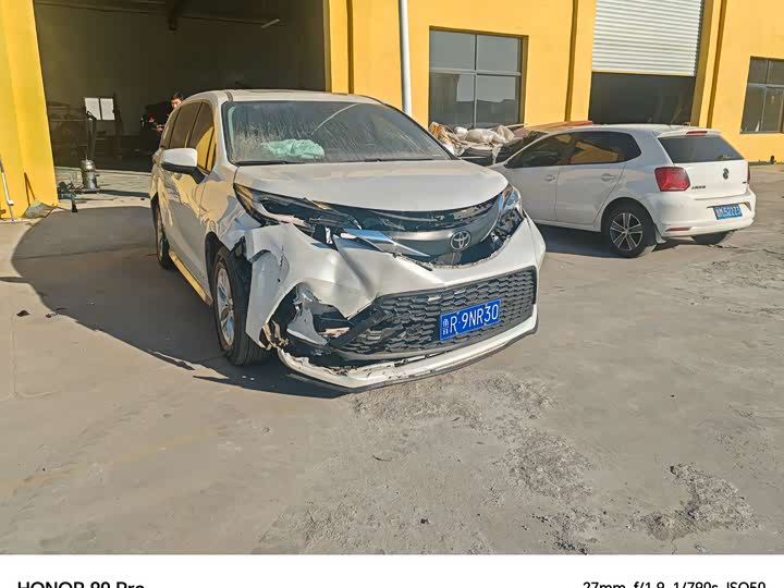 Фото 9 - Toyota Granvia