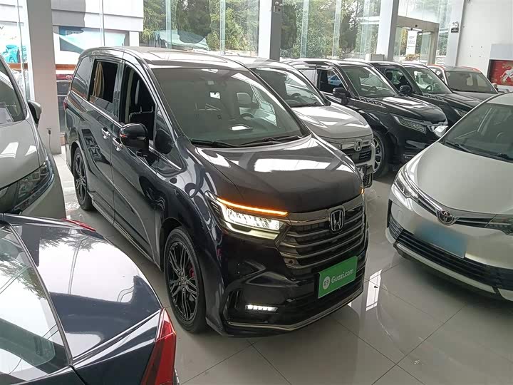 Фото 4 - Honda Odyssey