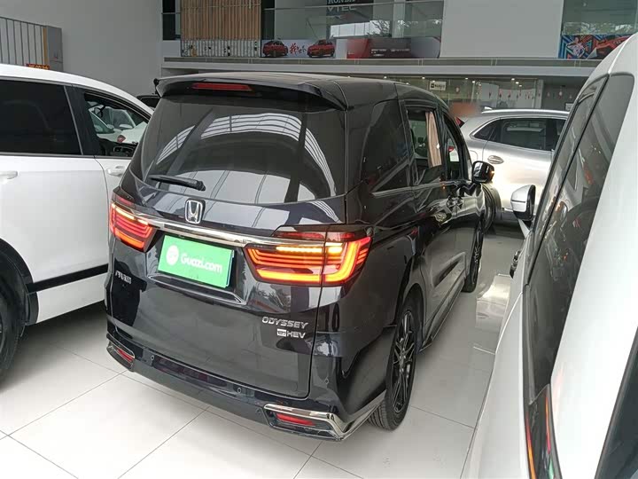 Фото 7 - Honda Odyssey