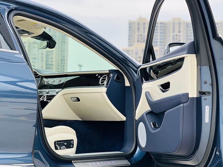 Фото 6 - Bentley Flying Spur