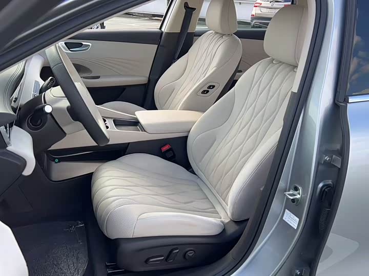 Фото 7 - Roewe D7