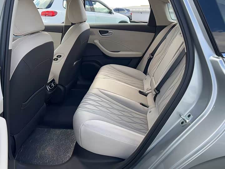 Фото 8 - Roewe D7