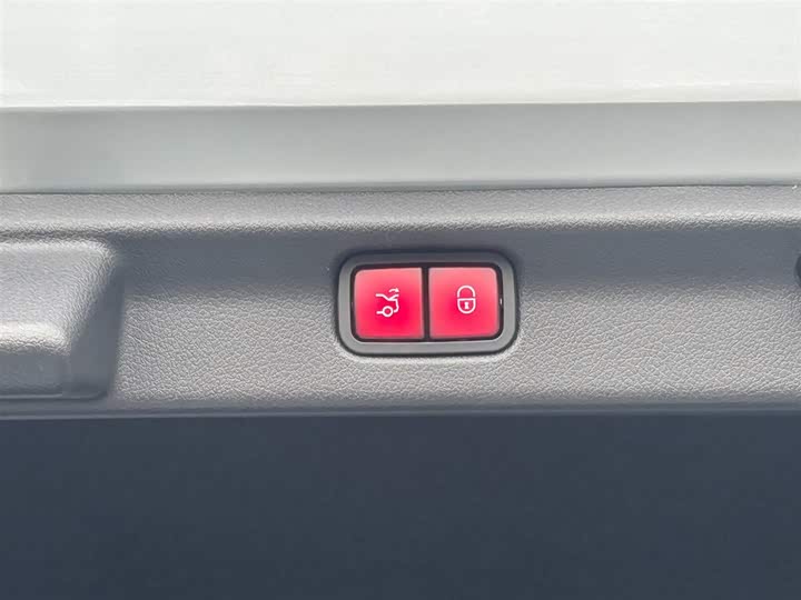 Фото 9 - Mercedes-Benz EQE AMG