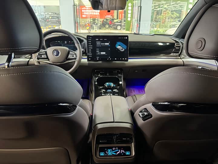 Фото 8 - BYD Han