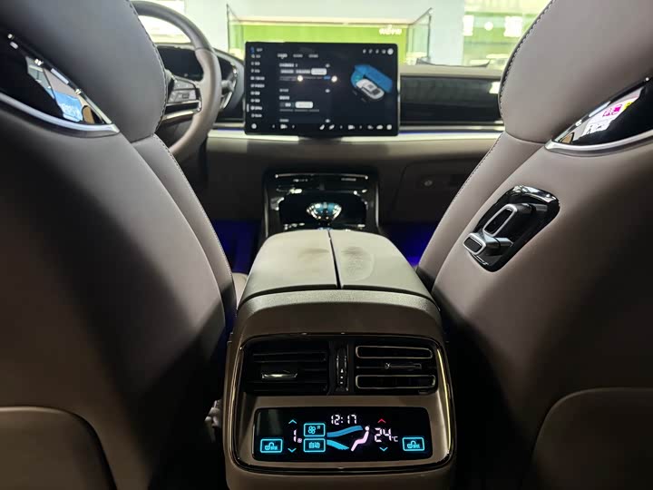 Фото 9 - BYD Han