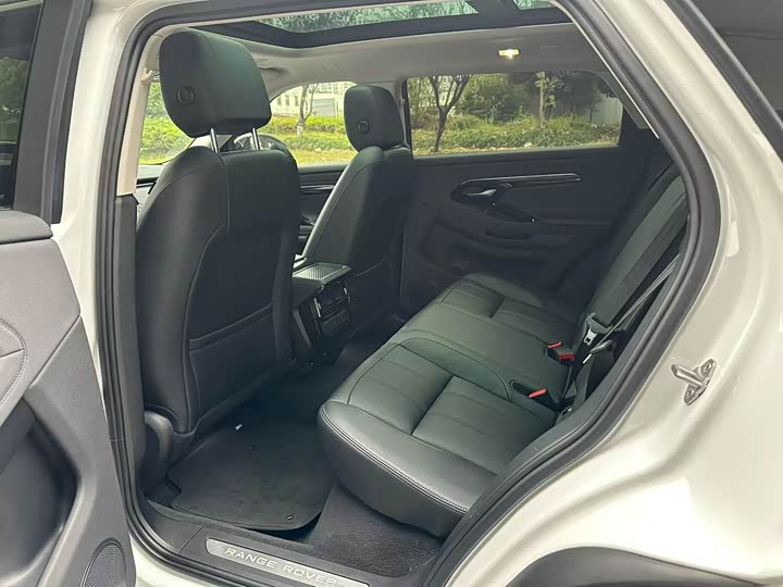 Фото 8 - Land Rover Range Rover Evoque L