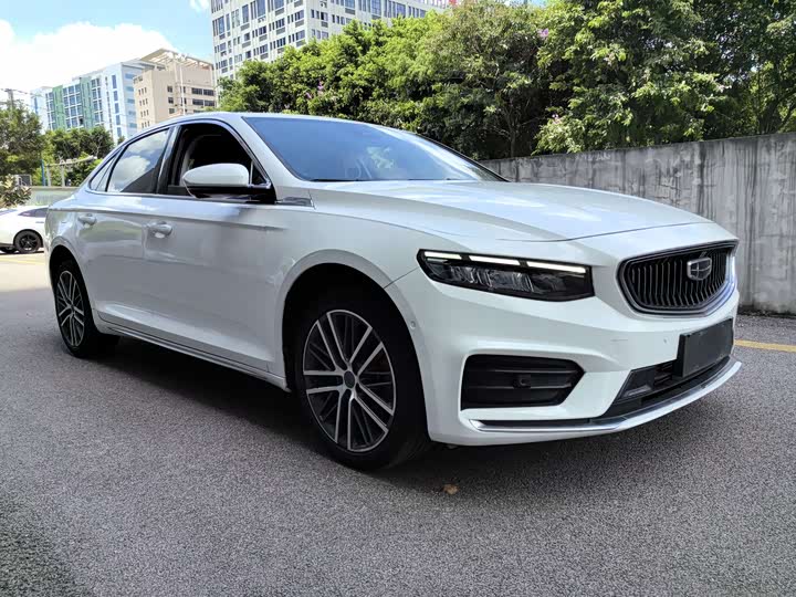 Фото 3 - Geely Preface