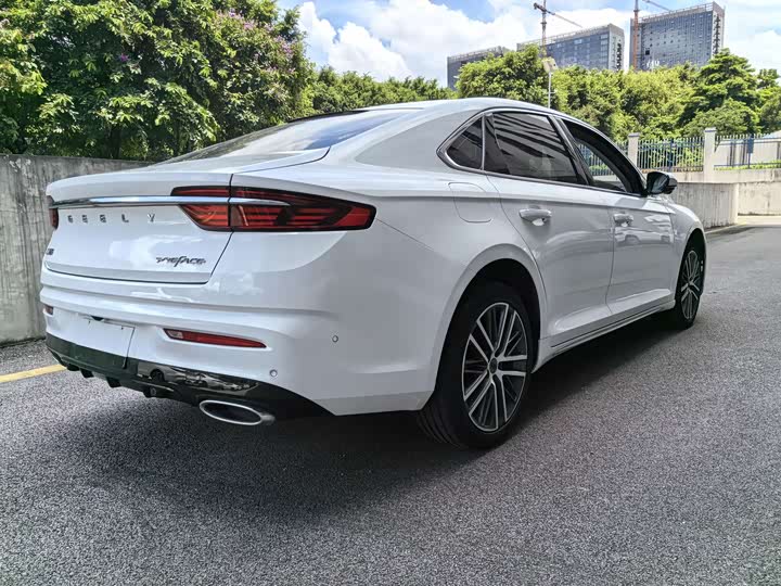 Фото 5 - Geely Preface