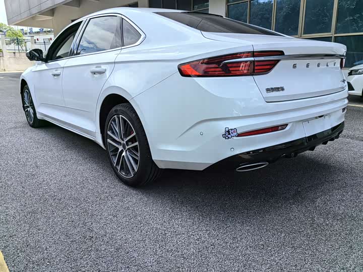 Фото 7 - Geely Preface