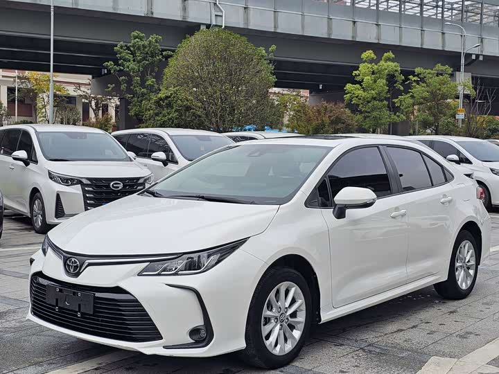 Фото 1 - Toyota Corolla