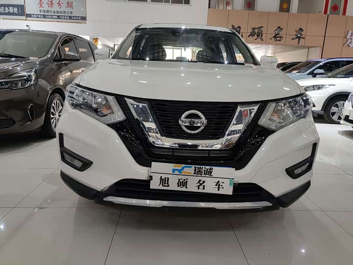 Фото 2 - Nissan X-Trail