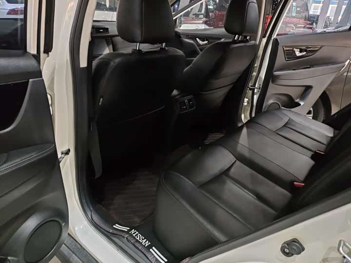 Фото 8 - Nissan X-Trail