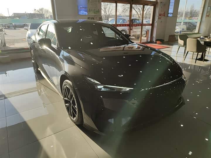 Фото 4 - Changan UNI-V Hybrid