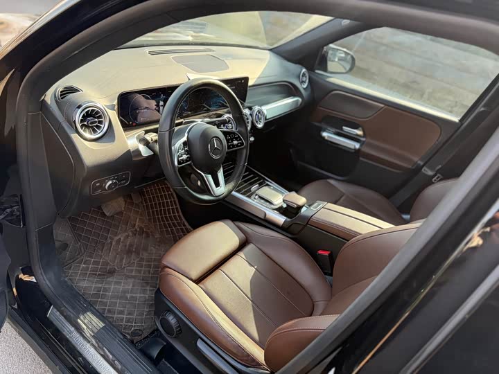 Фото 8 - Mercedes-Benz GLB-Class