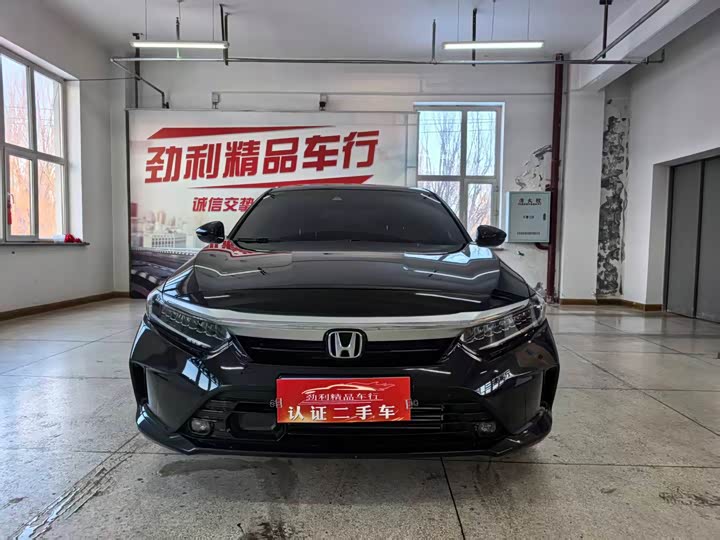 Фото 2 - Honda Inspire
