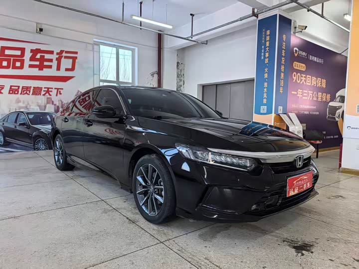 Фото 3 - Honda Inspire