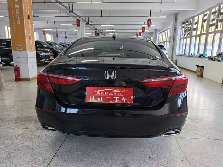 Фото 5 - Honda Inspire